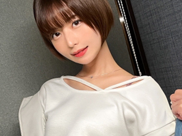 【素人×女子大生】ショートカットで超可愛いスレンダー女子大生にチンポをフェラさせ色んな体位で生挿入！