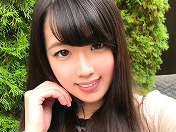 【素人美女の淫乱プレイ】『もっと激しく…』部屋中に響く激しいピストンに悶絶！甘い声でポルチオ刺激を求め、エスカレートするセックスに夢中！パンパンと響く音がエロさを倍増させる！♡
