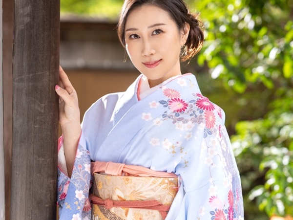 【着物美魔女の濃厚ご奉仕タイム】『気持ち良くなっちゃう…』極上美魔女が絡みつく舌でベロチュー＆チ○ポを徹底責め！着物から覗く美ボディとエロテクでご主人様を骨抜きにする、大人の色気たっぷりプレイ♡