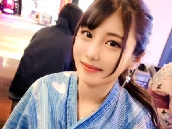 【ドM美少女の危険なプレイ】『もっと激しく…』清楚系スケベ娘がセフレとハメ撮りセックス！生チンをプリプリ美尻に叩き込まれ、密着ピストンでイキまくる！清楚な見た目とのギャップに興奮必至！♡