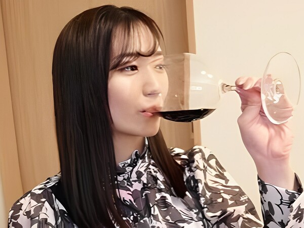 【アプリで見つけた人妻の秘密】『もう我慢できない…』欲求不満な奥さんが剛毛マ○コで激しくセルフピストン！正常位から騎乗位へ、チ○ポを貪る人妻の淫らな腰使い♡