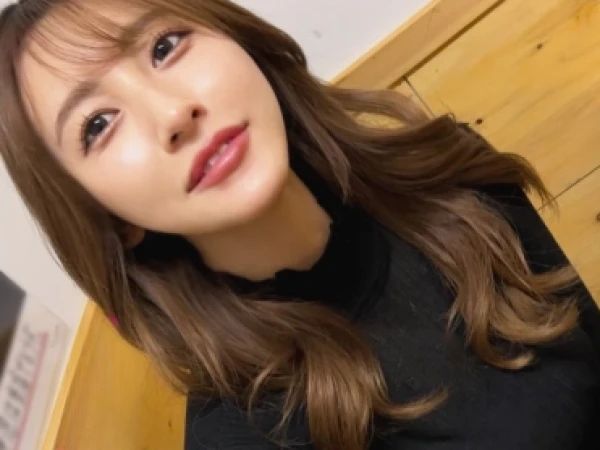 【同級生と人妻の不倫】「久しぶりすぎて…♡」エロ下着でヤル気満々のご無沙汰美熟女が学生時代の同級生と禁断の再会セックス！旦那以外のチンポに興奮し、情熱的な不倫プレイでイキまくる！このエロさ、ヤバすぎる！！