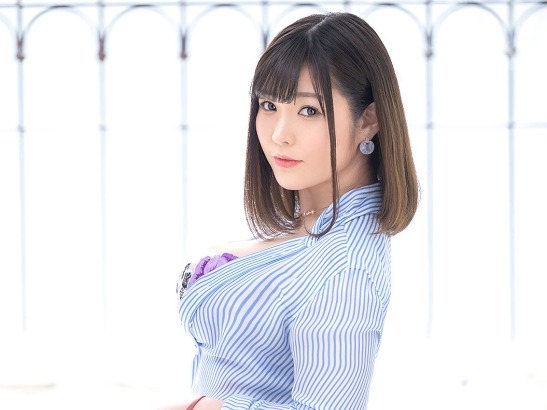 【美巨乳人妻の初体験】『気持ち良すぎる…』Fカップ奥様が初AVで大胆に!積極的なフェラから激ピストンで奥まで突かれ、快感に溺れる瞬間を激撮!
