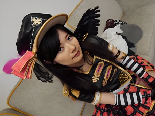 【アイドル20歳、初体験♡】コスプレ衣装で着衣のままハメちゃう！騎乗位で感じまくり、正常位で連続イキ！アイドルが魅せる本気のエッチに興奮必至！