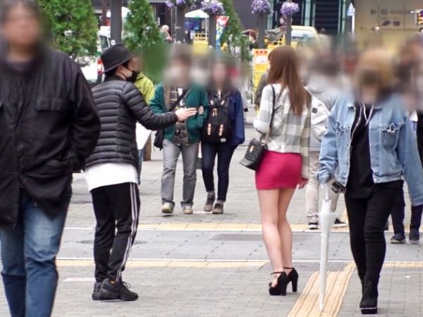 【美脚お姉さんの危険な誘惑】『彼氏には内緒だよ…』超ミニスカで街を歩く美脚お姉さんをナンパ!デカチンを見せつけられ、理性が崩壊!大好きな彼氏を裏切る背徳の浮気SEXに溺れる…♡