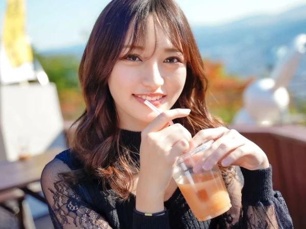 【山奥の温泉で美少女とハメまくり】『ダメ…ここじゃ声が出ちゃう…』無毛の敏感ボディを旅館でたっぷり味わう！痙攣するほど感じまくる1泊2日のエロ旅♨