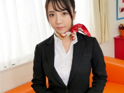 【美脚CAの淫らなフライト】『あっ…ダメ…』セクシーなお姉さんCAが顔面騎乗位で敏感おマ●コを刺激され濡れ濡れ!熱い肉棒で激しく突かれ、制服姿で絶頂アクメ!美脚を震わせながら乱れる姿がエロすぎる!♡