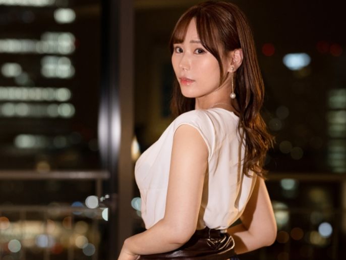 【美熟女との贅沢な一夜】『こんなに感じたの初めて…』高級ホテルで大人の色気全開！変態プレイでクリトリスを刺激され、感じまくる美熟女との濃厚セックスが最高すぎる！♨️