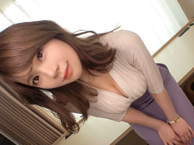 【ぷるぷる巨乳の誘惑】『挟んじゃうぞ♡』色白美巨乳が肉棒を優しくホールド！パイズリでギンギンになったチンコで、敏感なオマンコを激しく突きまくる！