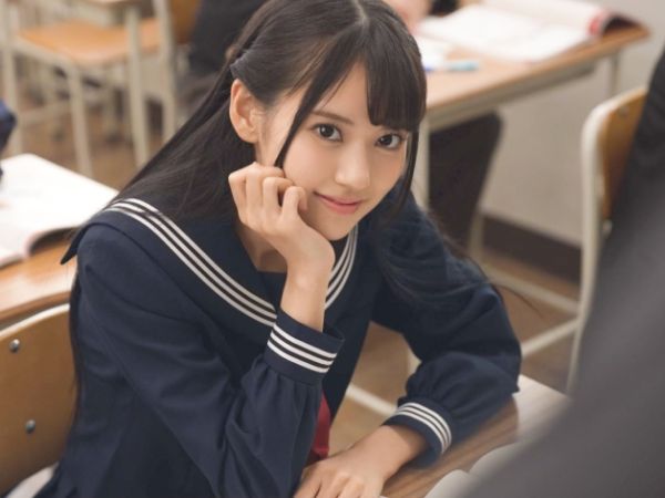 【禁断の職員室ラブ】『先生のことが好きすぎて…』優等生美少女が中年教師に夢中!寝てる隙にチ○ポにむしゃぶりつき、バレないようにラブラブSEXでイチャイチャ♥