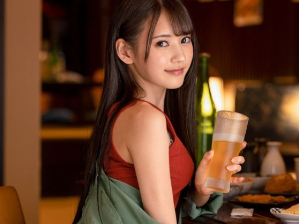 【スレンダー美少女の絡み酒誘惑】「ねぇ、もっと触って…」貧乳でパイパンのうみちゃんが店長を誘惑！主観で楽しむエッチな夜♡お酒でほろ酔い気分、スレンダーボディに翻弄されちゃう！！