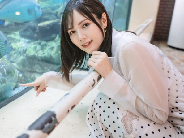 【イチャラブ密着】めちゃカワ美少女とベッドでラブラブSEX!2人きりの甘~い時間♡ 濃厚キスと絡み合う体で最高のイチャイチャ体験!