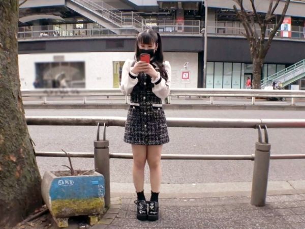 【美巨尻コンカフェ嬢】22歳のプリケツ娘がおじさんと濃厚プレイ！フェラで口内射精、さらに手コキで潮吹きさせるエロさ全開のSEX！♡